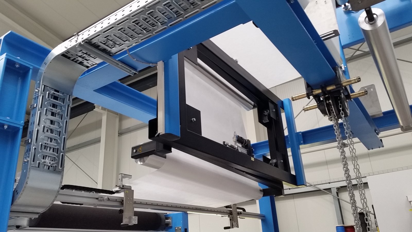 Anlage mit Roboterarm